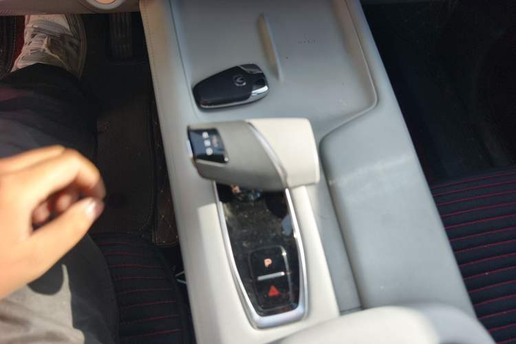 Used Changan UNI-Z New Energy 2024 Blue Whale Smart Electric iDD 125km Beyond Edition