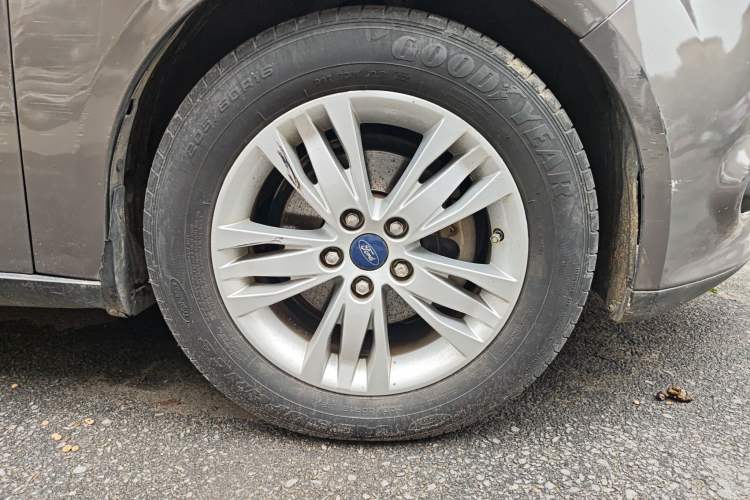 Used Ford Focus 2012 Sedan 1.6L Automatic Comfort Model
