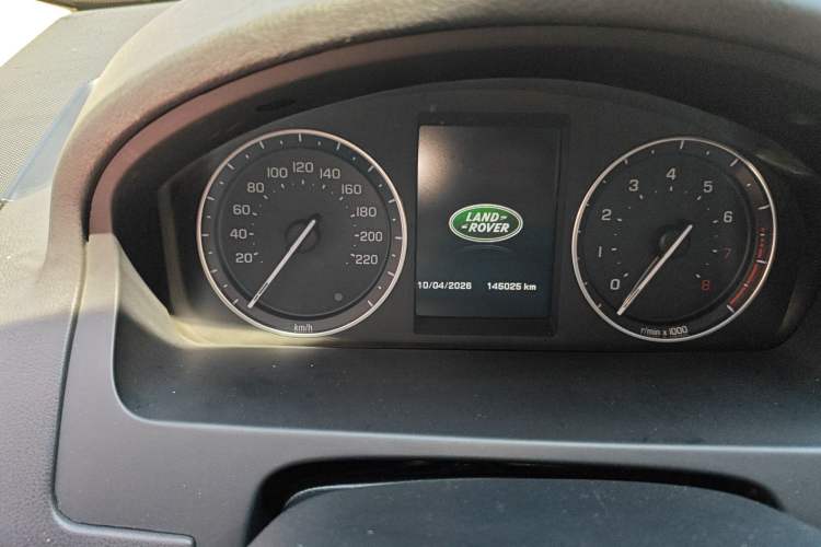 Used Land Rover Freelander 2 2015 2.0T Si4 XS Collection Edition Odometer Close Up