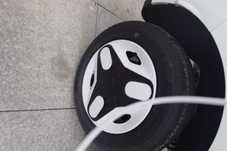 Used Geely Galaxy Panda 2025 210 km – Yuanqi Bear Right Rear Wheel Hub