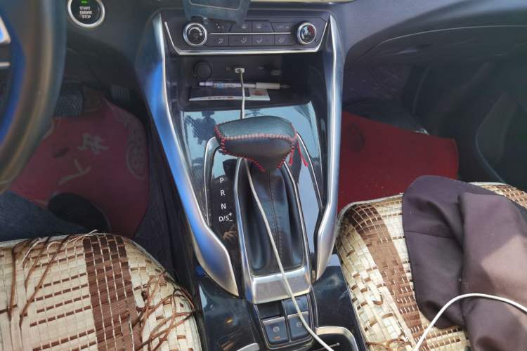 Used SAIC MAXUS G50 2020 1.5T Automatic Elite Edition Gear Lever