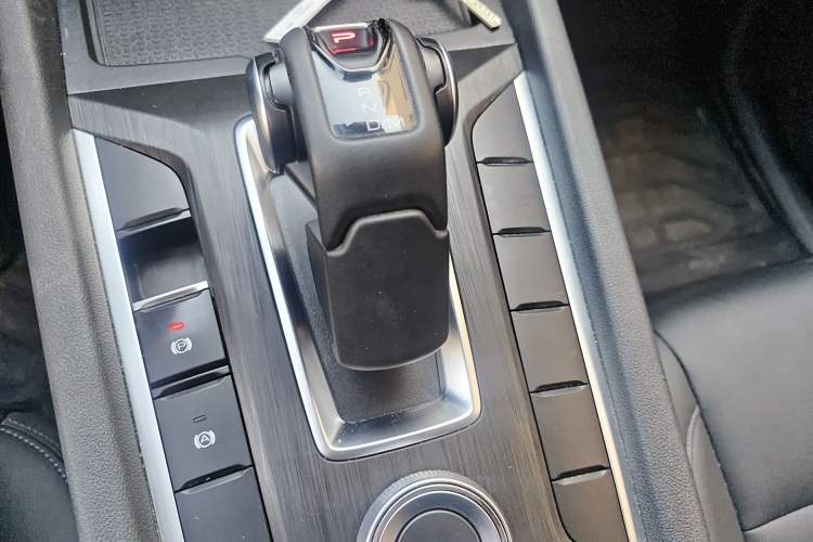 Used Great Wall Poer 2024 2.4T Commercial Version Automatic Diesel 4x4 Elite Edition Gear Lever