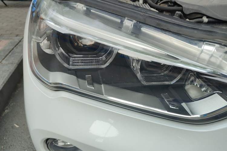 Used BMW X1 2016 xDrive25Li Luxury Model Right Front Headlight