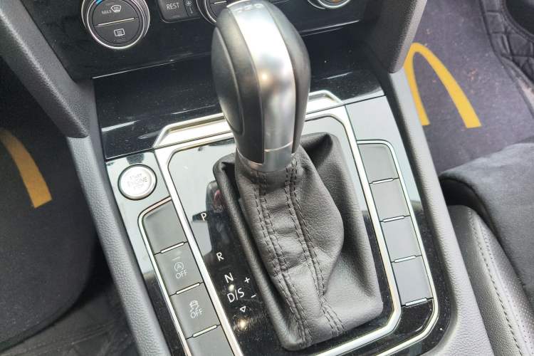 Used Volkswagen Magotan 2017 330TSI DSG Luxury Model Gear Lever