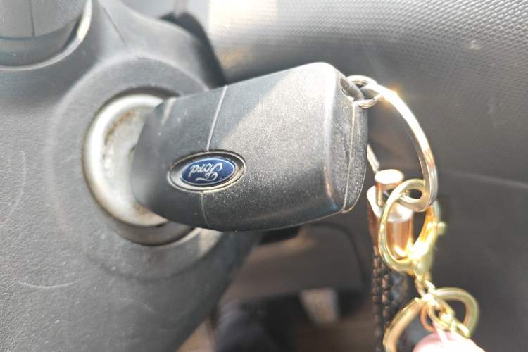 Used Ford Fiesta 2013 Sedan 1.5L Manual Fashion Edition Vehicle Key