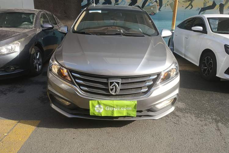 Used Baojun 310W 2017 1.5L Manual Fashion Model China V
