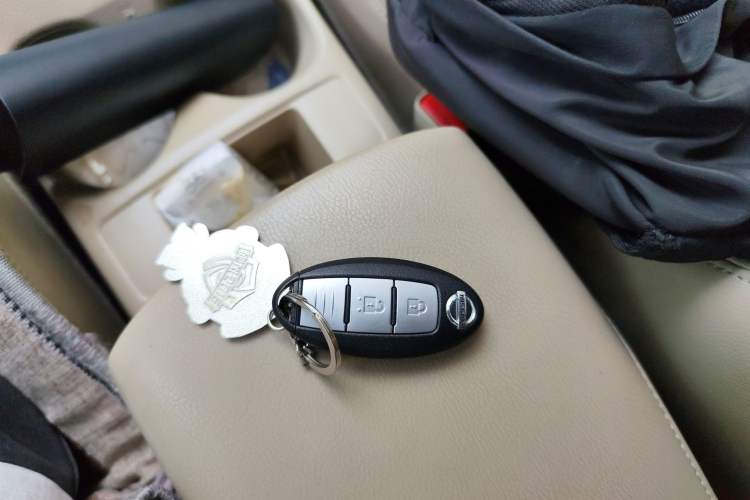 Used Nissan X-Trail 2015 2.0L CVT Comfort MAX Edition 2WD
