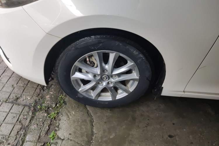 Used Mazda 3 Axela 2019 Cloud-Controlled Version Sedan 1.5L Automatic Comfort Trim China V Standard Exterior 4