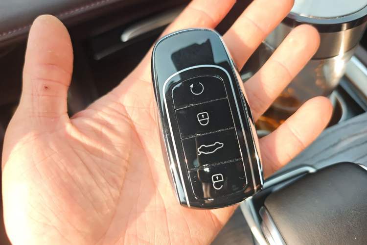 Used Chery Tiggo 8 PRO 2024 Champion Edition 290T Two-Wheel Drive Peak Version 5 Seats Vehicle Key