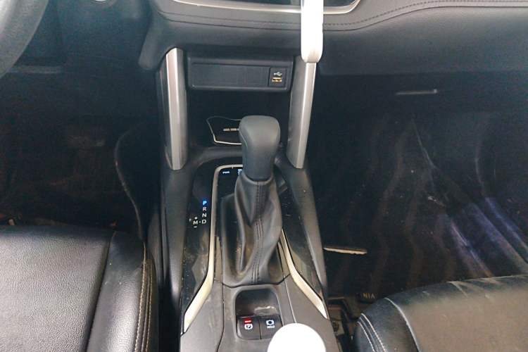 Used Toyota Corolla Cross 2022 2.0L Elite Edition Gear Lever