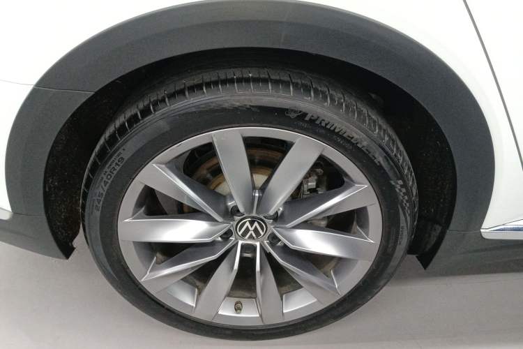 Used Volkswagen FAW-Volkswagen CC 2024 Estate Car 380TSI Hunter's Heart Edition Right Rear Wheel Hub