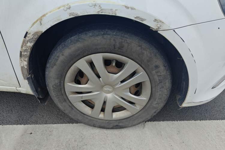 Used Chevrolet Aveo Sonic 2014 Sedan 1.4SL MT Comfort Edition
