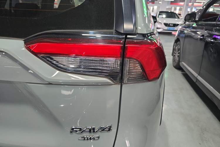 Used Toyota RAV4 2020 2.0L CVT 4x4 Trend Edition