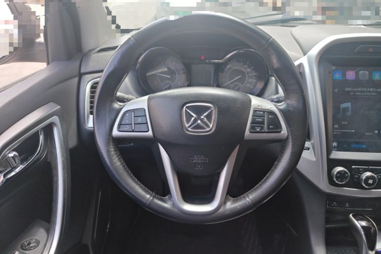 Used JMC Yusheng S350 2013 2.4T Automatic 4x4 Diesel Ultra-Luxury 5-Seater Steering Wheel