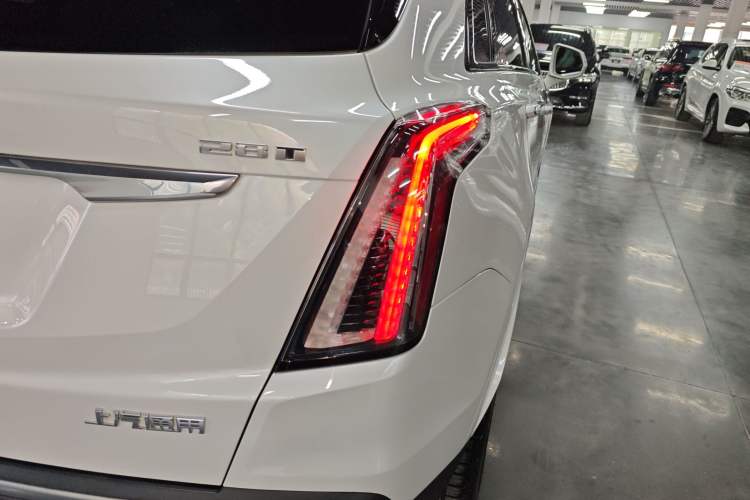 Used Cadillac XT5 2020 28T 4x4 Leading Sport Model