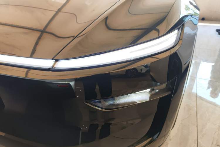 Used Tesla Model Y 2026 Long-Range All-Wheel-Drive Model
