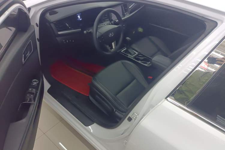 Used Hyundai Mistra 2019 1.6T Automatic Smart GLS China VI Standard Interior 3