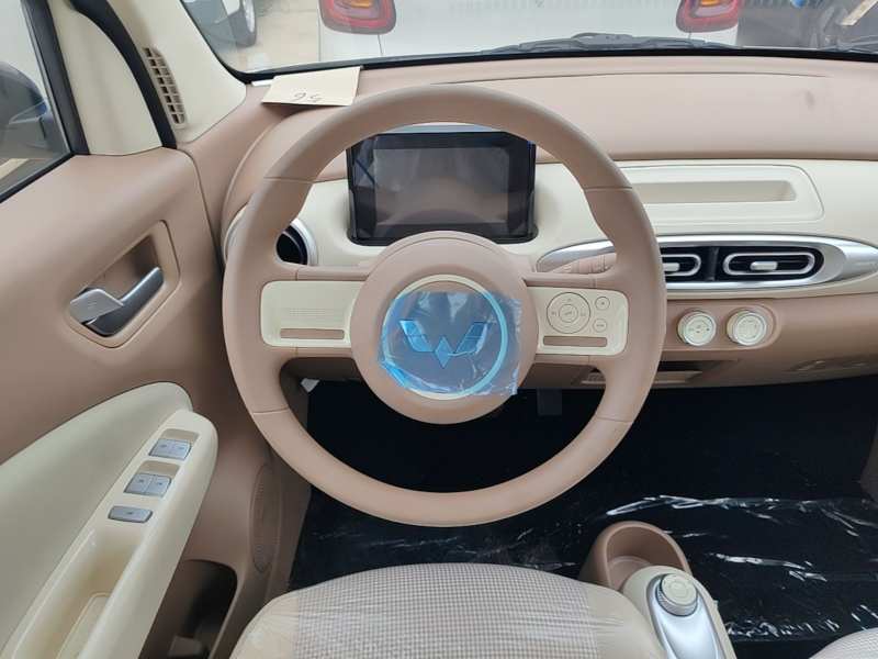 Used Wuling Hongguang MINIEV 2025 Four-Door Version Advanced Edition — 10