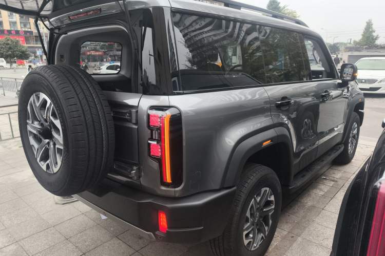 Used BAIC Off-Road BJ40 2026 Model 2.0T Gasoline Standard Edition
