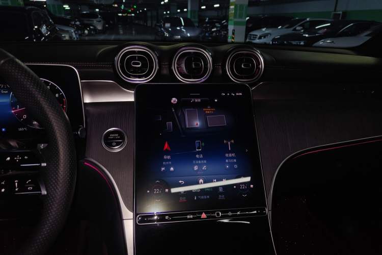 Used Mercedes-Benz GLC 2023 GLC 260 L 4MATIC Luxury 7-Seater Audio And AC Panel