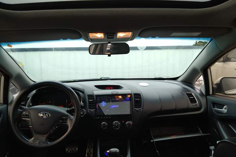 Used Kia K3 2013 1.6L Automatic GLS Headliner