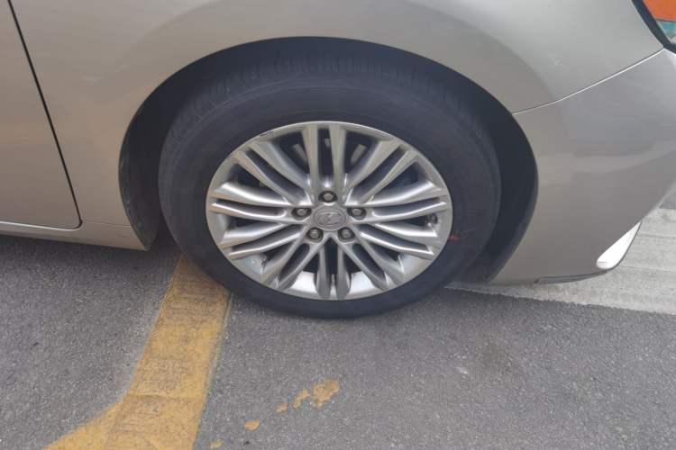 Used Lexus ES 2017 200 30th Anniversary Edition Right Front Wheel Hub