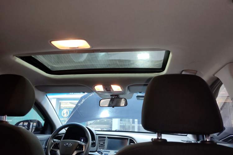 Used Hyundai Elantra (6th Generation / Lingdong) 2016 1.6L Automatic ZhiXuan – Elite Version Headliner