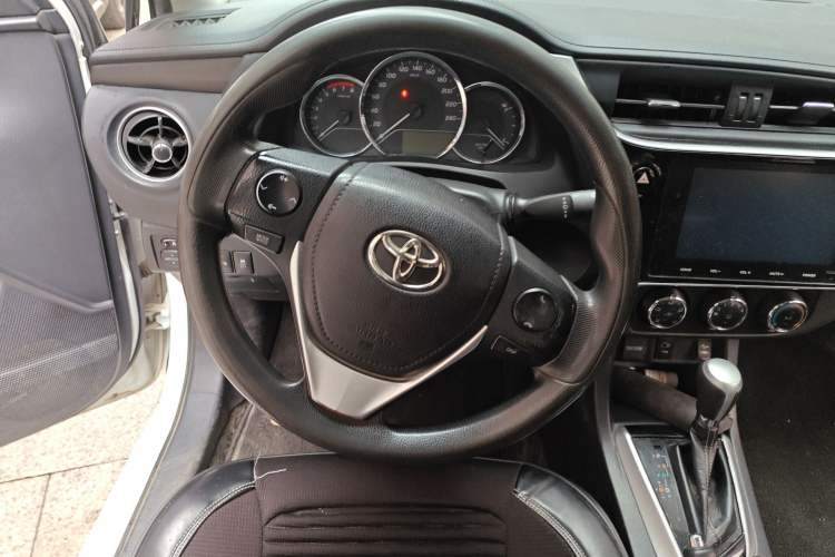 Used Toyota Levin 2017 Revised 185T CVT Elite Edition China V Standard Steering Wheel