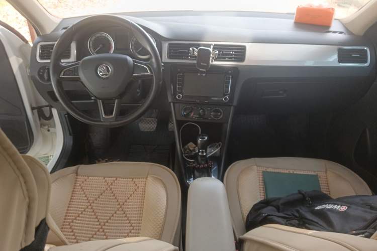 Used Skoda Rapid 2018 1.6L Automatic Comfort Edition Interior 2