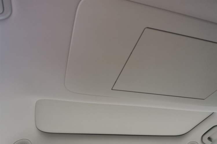 Used Chery Fengyun T11 2026 Model 220 All-Wheel Drive Family Fun Edition Headliner