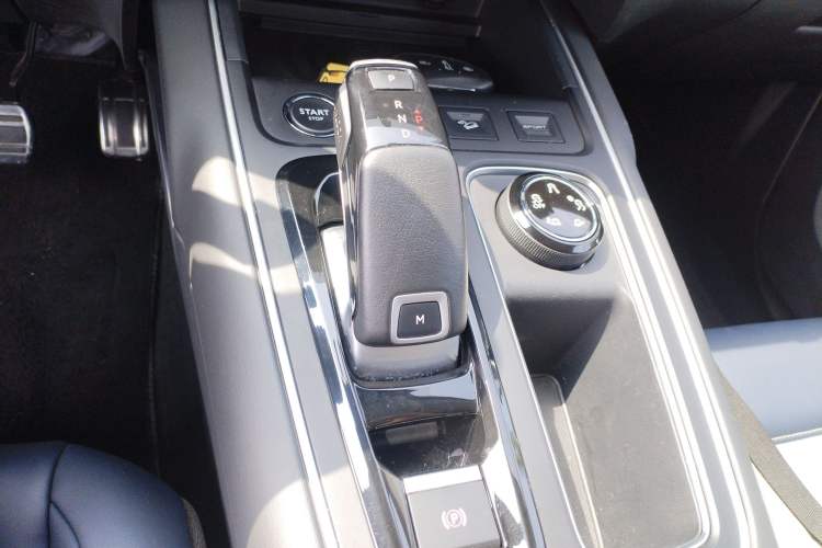 Used Citroen C5 AIRCROSS 2022 Peugeot 400THP Allure BEYOND Edition Gear Lever