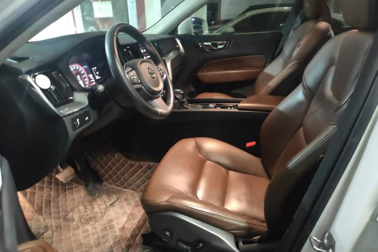 Used Volvo XC60 2020 T5 4x4 Zhiyi Luxury Edition