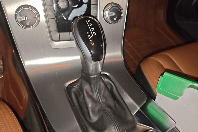 Used Volvo S60 2015 S60L 2.0T Zhiyuan Edition