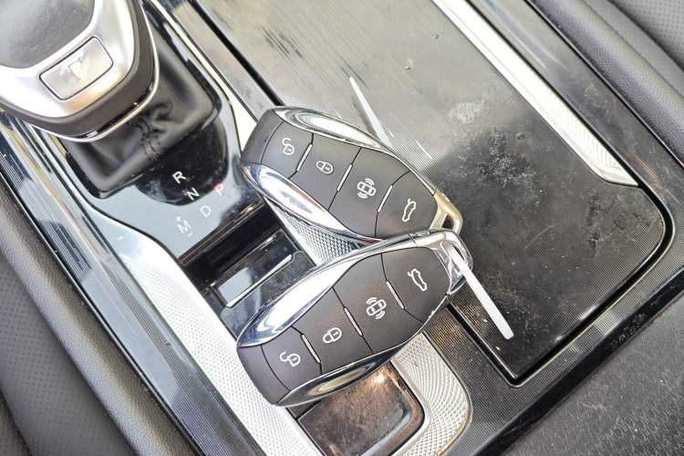 Used Hongqi H5 2024 1.5T DCT Smart Connect Flagship Edition Vehicle Key