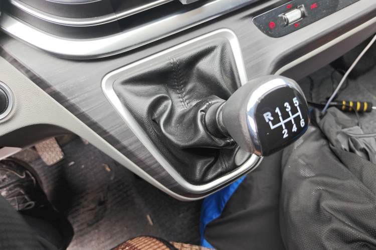 Used Iveco Fidato 2025 C30 Passenger Van 2.0T 93kW Manual – Xingtu Edition
