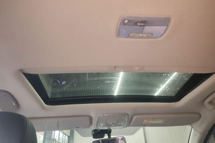 Used Haval H6 2015 Sport Edition 1.5T Automatic Two-Wheel Drive Luxury Model Headliner