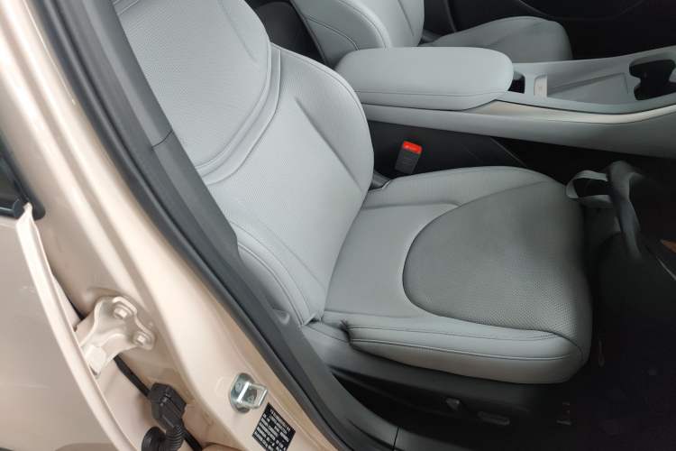 Used XPeng MONA M03 2024 620 with Ultra-Long Range Right Front Seat