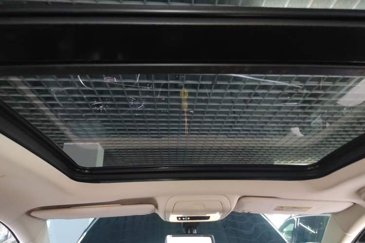 Used Cadillac XT5 2018 25T Luxury Model
