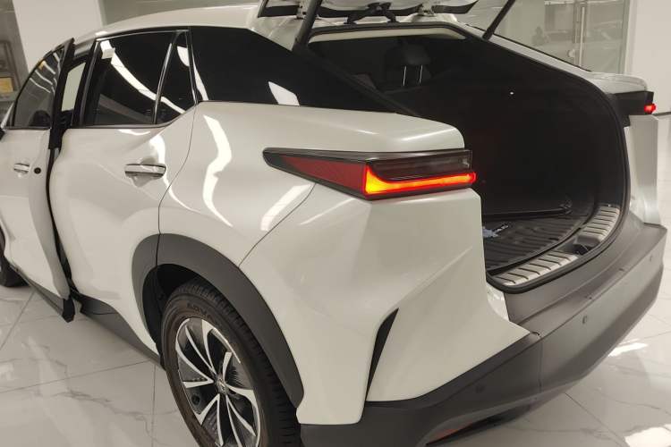 Used Lexus RZ 2023 450e All-Wheel Drive Luxury Edition Rear Left 45 Deg