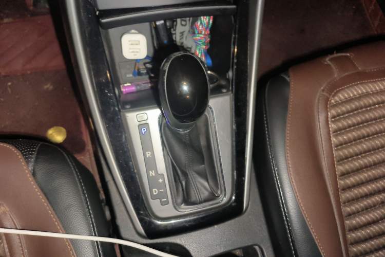 Used Hyundai Elantra (5th Generation / Langdong) 2012 1.6L Automatic Prestige Model Gear Lever