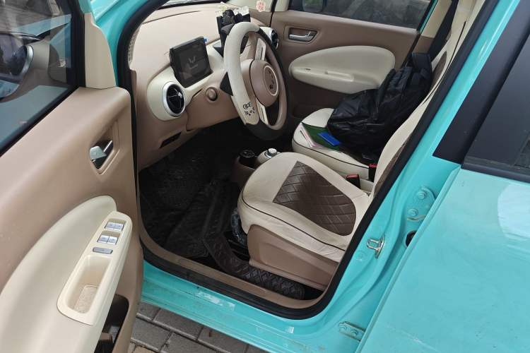 Used Wuling Hongguang MINIEV 2025 Four-Door Version Premium Edition Driver Seat