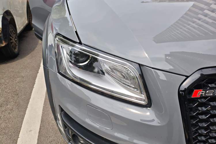 Used Audi Q5 2017 Plus 40 TFSI Technology Model Right Front Headlight