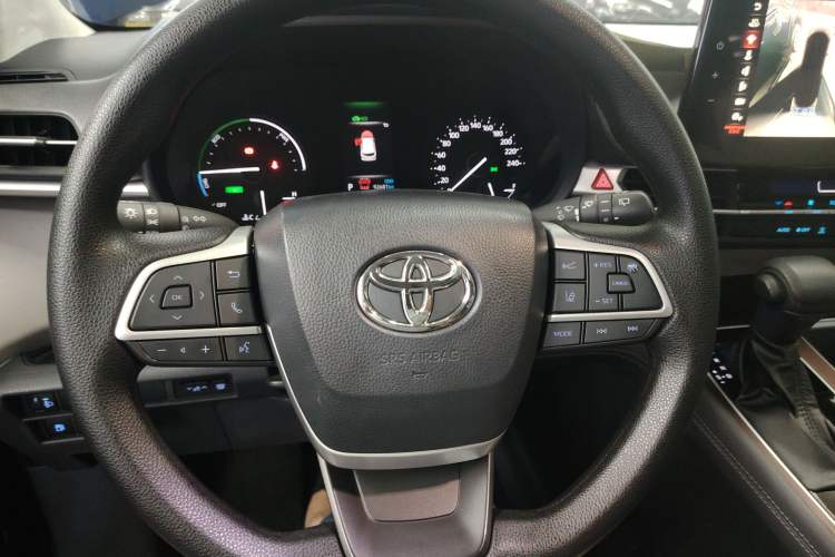 Used Toyota SIENNA 2021 2.5L Hybrid Comfort Edition Steering Wheel