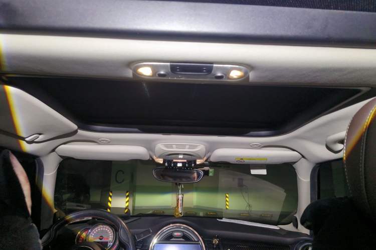 Used MINI 2016 2.0T COOPER S Pioneer Edition Five-Door Model Headliner