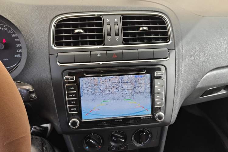 Used Volkswagen Polo 2013 1.6L Automatic Comfort Edition