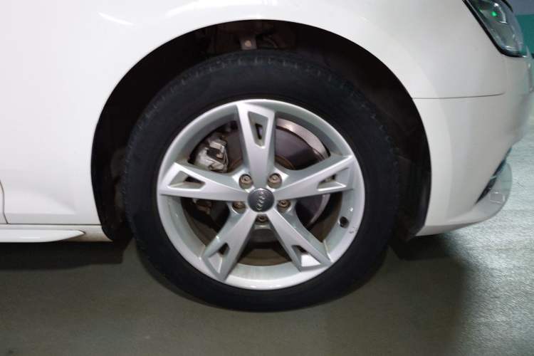 Used Audi A4L 2018 30th Anniversary Edition 30 TFSI Ambition Model
