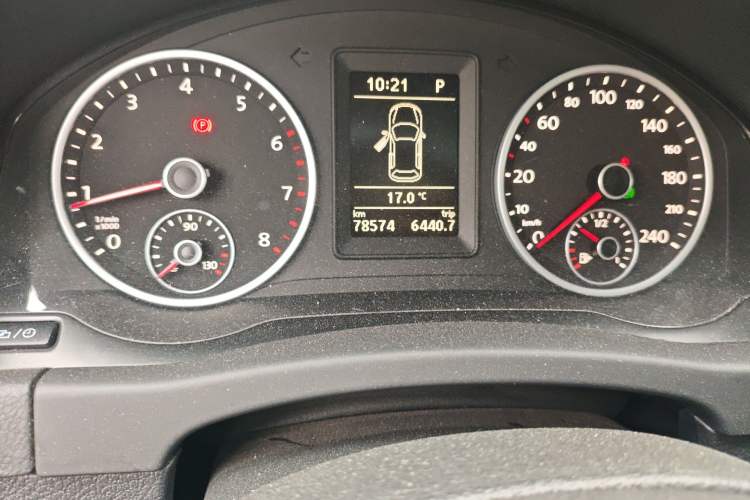 Used Volkswagen Tiguan 2016 300TSI Automatic All-Wheel Drive Fashion Vision Edition Odometer Close Up