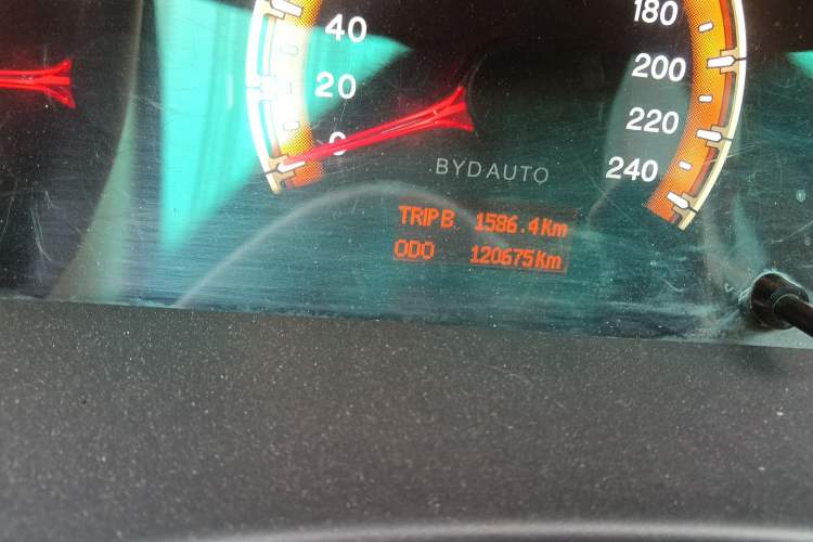 Used BYD F3 2015 Energy-Efficient Model 1.5L Manual Comfort Edition Odometer Close Up