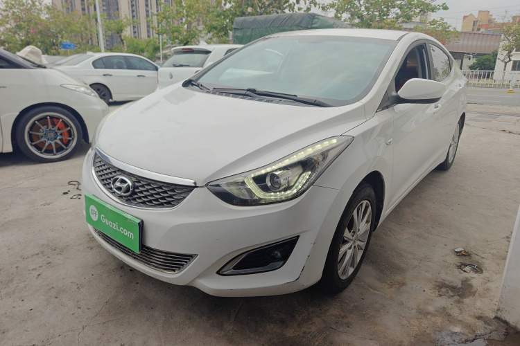 Used Hyundai Elantra (5th Generation / Langdong) 2016 1.6L Automatic Smart Version