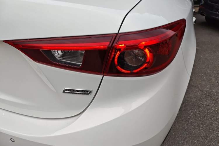 Used Mazda 3 Axela 2017 Sedan 1.5L Automatic Luxury Model Emission Standard China V